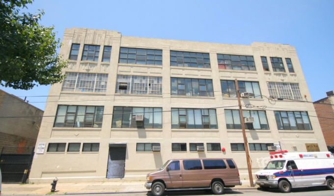 Exterior 38 20 30th St