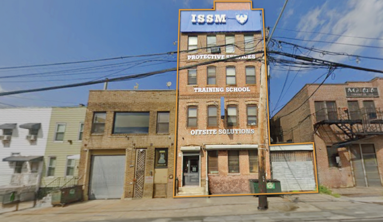 695 E 132nd St, Bxhero@2x