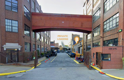 250 Greenpoint Ave Inset 3 600x338px@2x