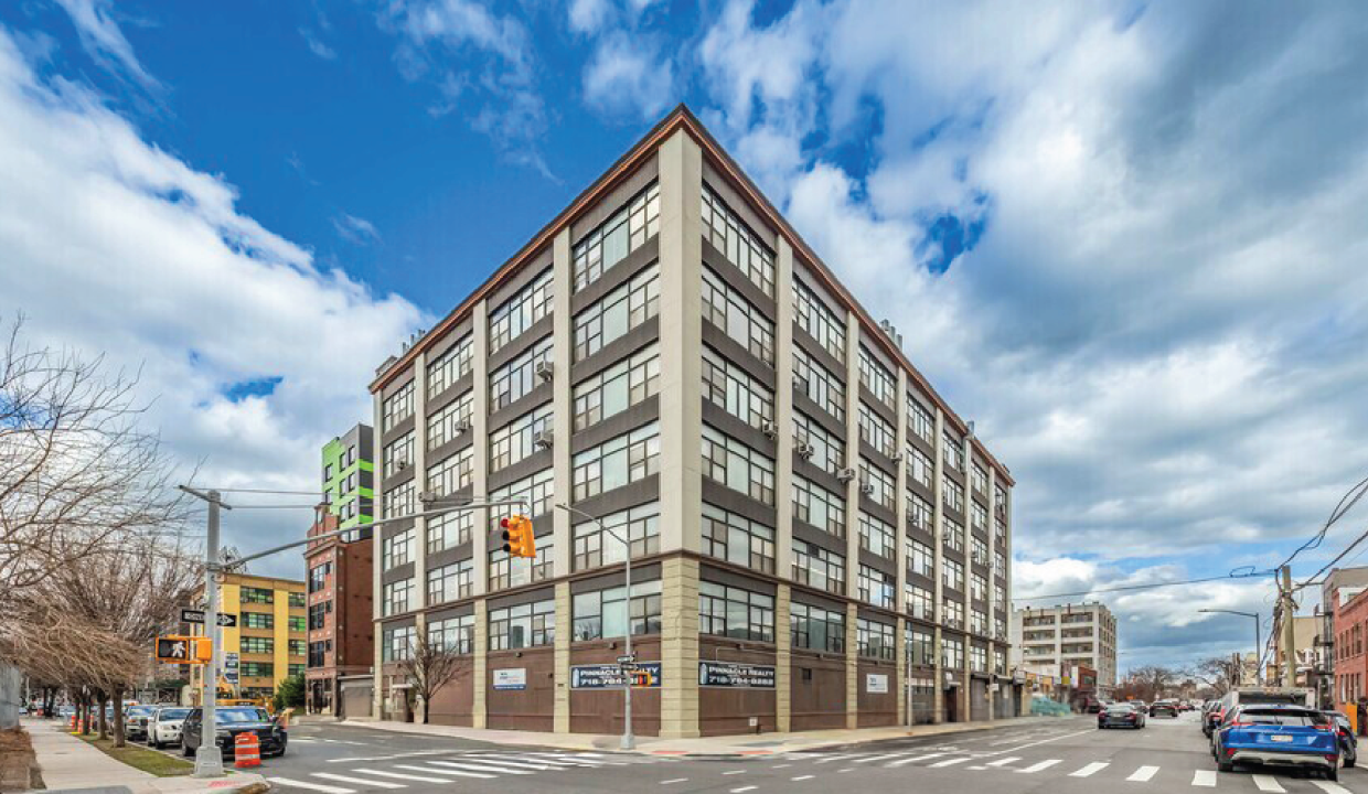 22 19 41st Ave. Hero