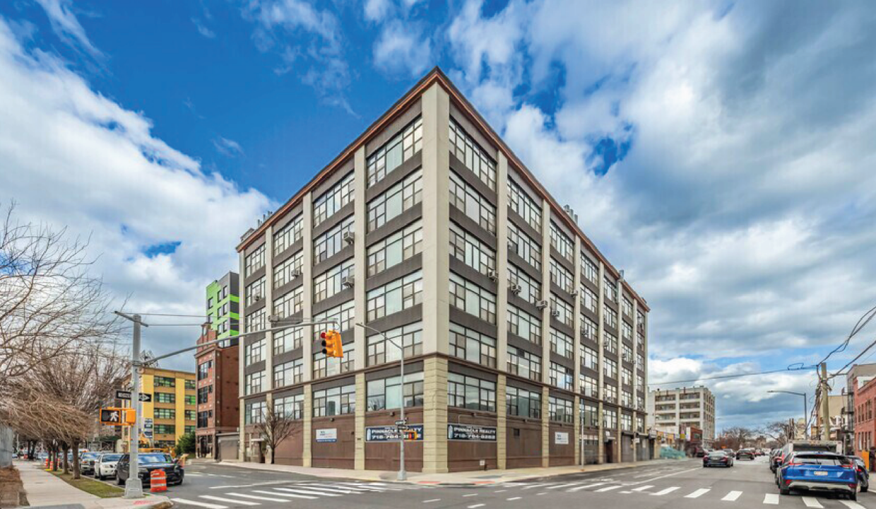 22 19 41st Ave. Hero